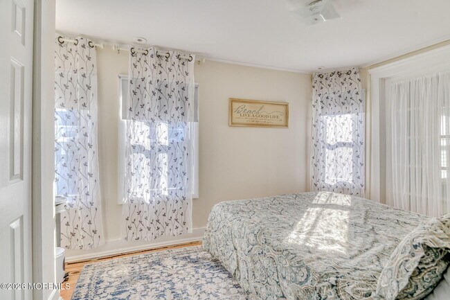 Building Photo - 26 Heck Ave