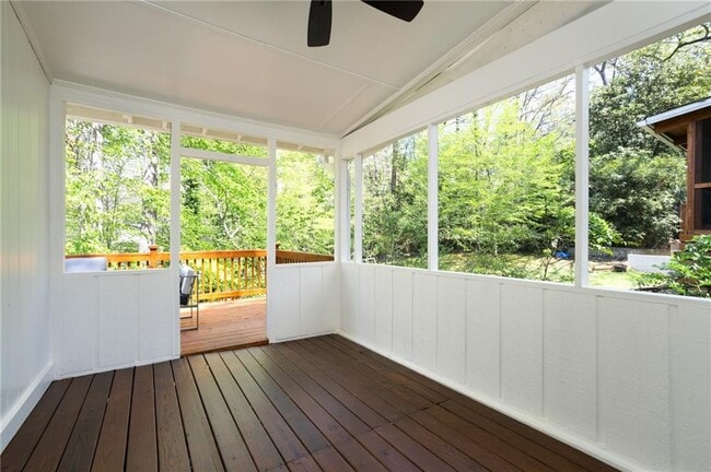 Building Photo - 1690 Cotswold Dr NE