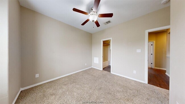 Building Photo - 2706 Horse Haven Ln