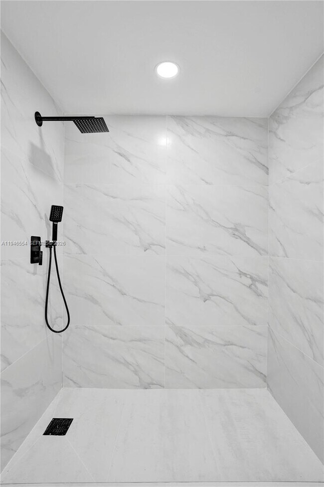 Building Photo - 1846 Racquet Ct