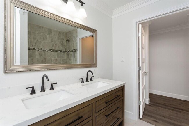 Building Photo - 10825 Willowisp Dr