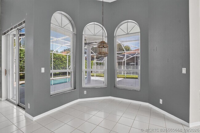 Building Photo - 10031 Lexington Estates Blvd