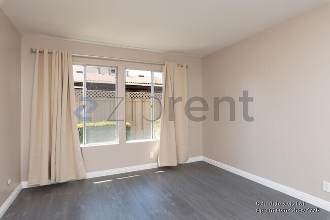 Building Photo - 370 Don Basillo Way