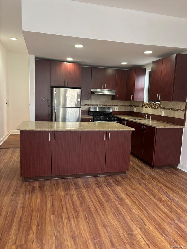 Building Photo - 77-19A Parsons Blvd