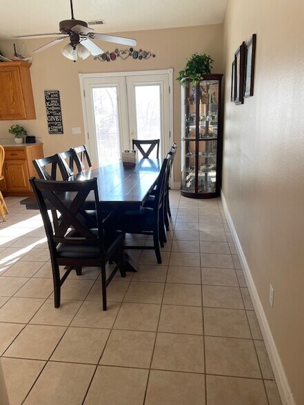 Dining Room - 3911 W Monson Pl