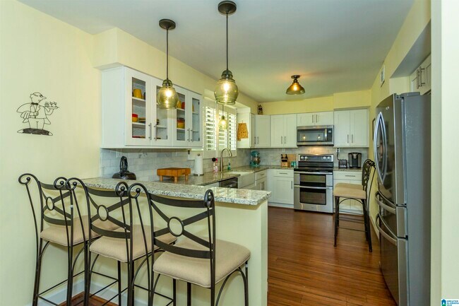 Building Photo - 327 Heath Dr