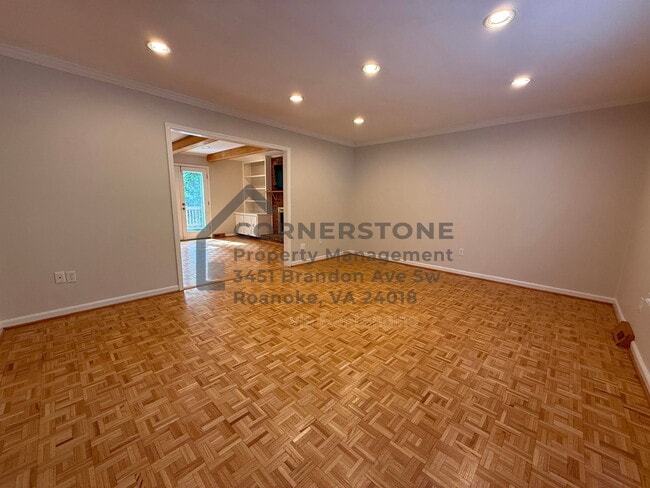 Building Photo - 6111 Barn Owl Cir