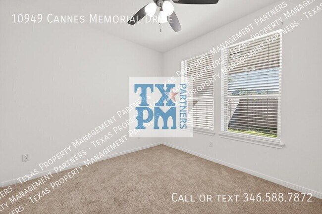 Building Photo - 10949 Cannes Memorial Dr