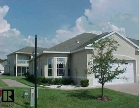 Building Photo - 2737 Tottenham Dr