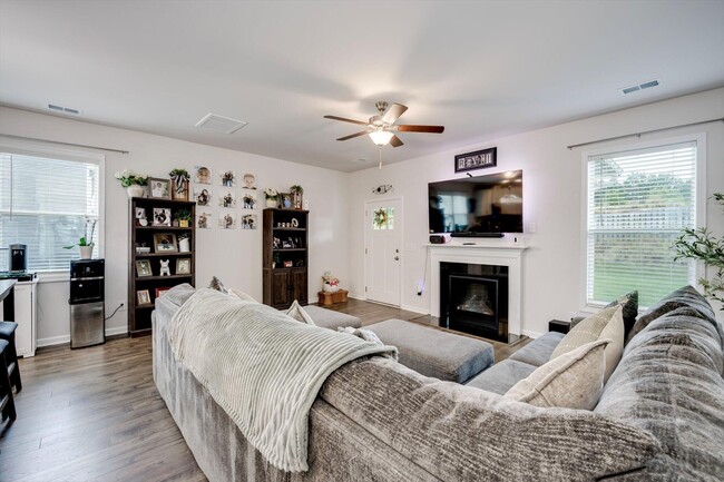 Building Photo - 6383 Whirlaway Rd