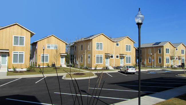 Primary Photo - 1208 Wrightsboro Rd