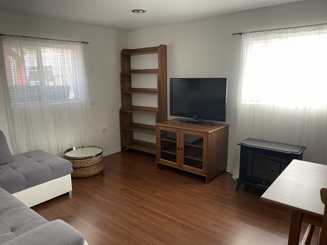 Building Photo - 7825 Banks St