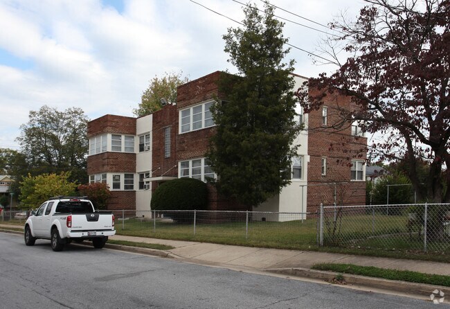 Building Photo - 4209 Newark Rd