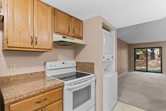 Building Photo - 221 Trailside Way