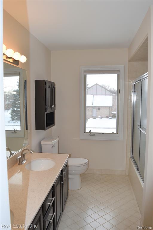 Building Photo - 5841 Ruby Dr