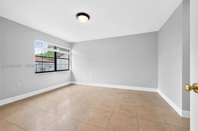 Building Photo - 10505 SW 153rd Ct