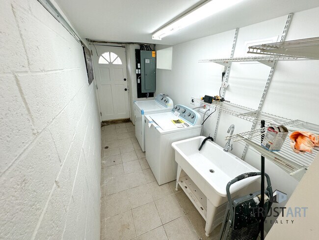 Building Photo - 3 Bedroom house in Oxford Circle, North Ea...