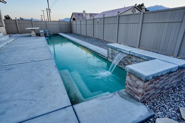 Building Photo - 16087 Bubbling Wells Rd