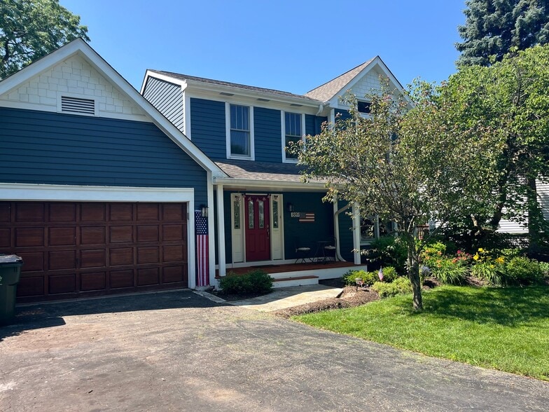 Building Photo - 889 E Stonebridge Ct