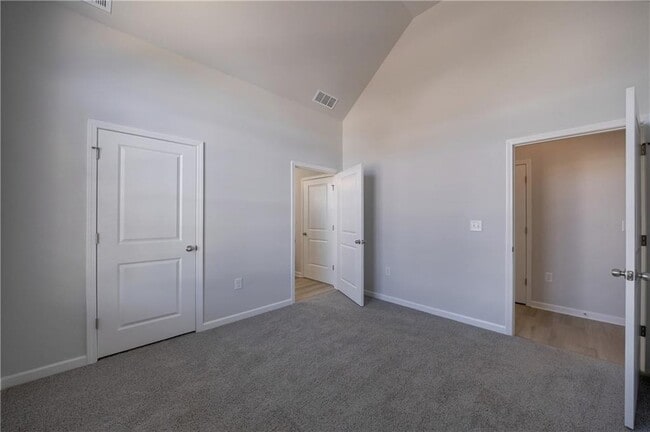 Building Photo - 853 Crossroads Ct