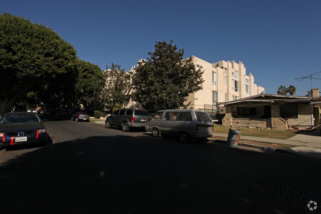 Primary Photo - 1230 N Cherokee Ave