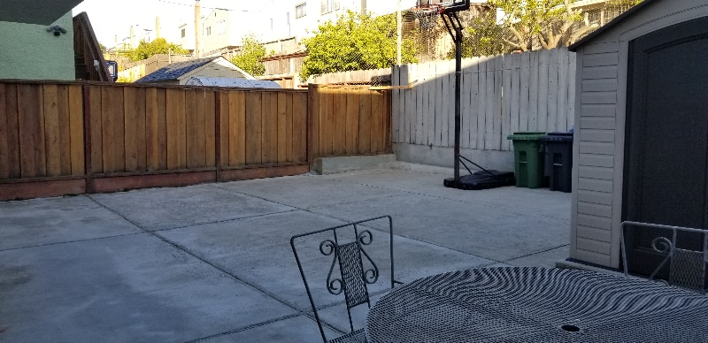 Building Photo - 242 Dennis Dr