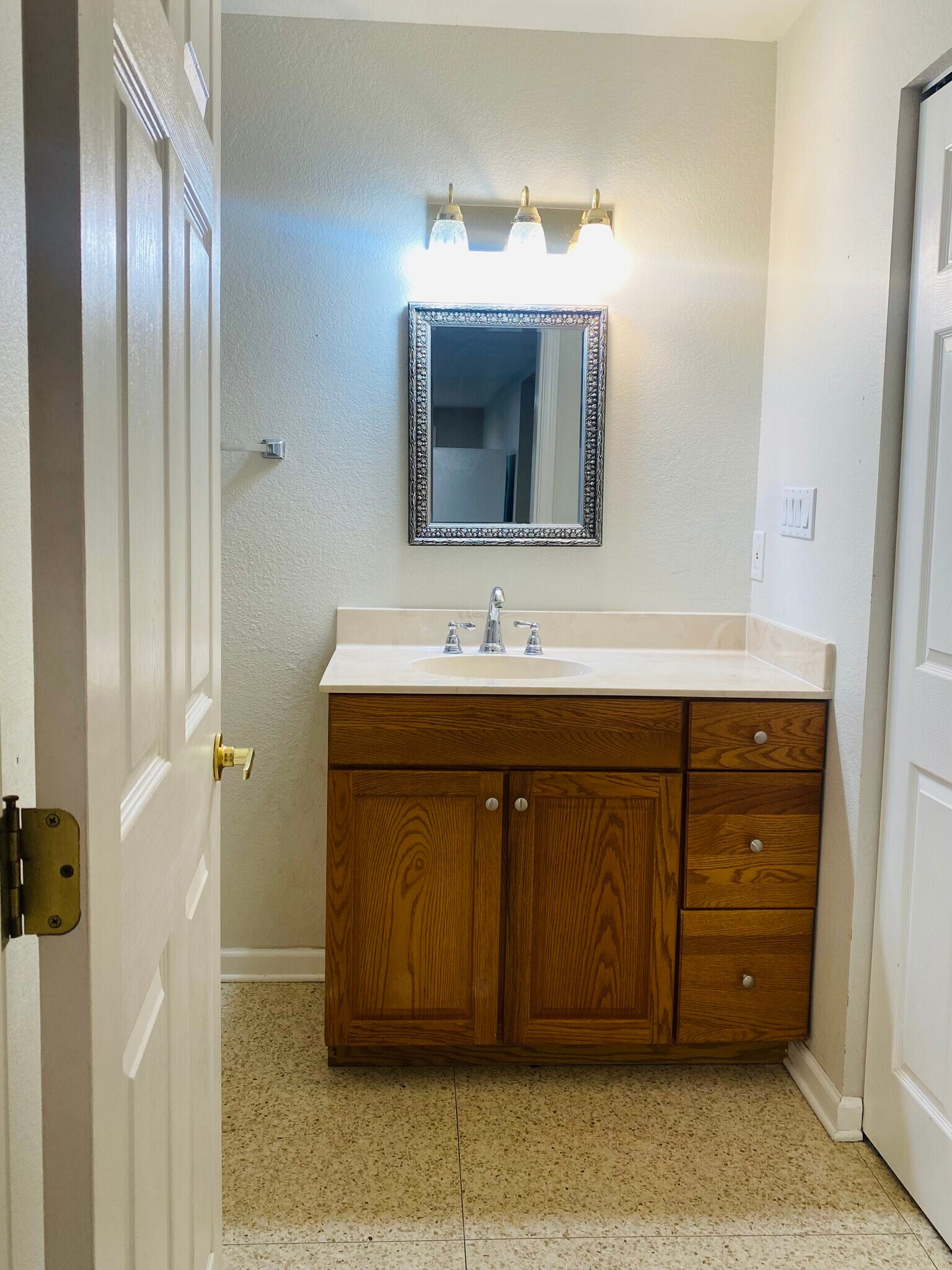 Bathroom - 2912 Delille St