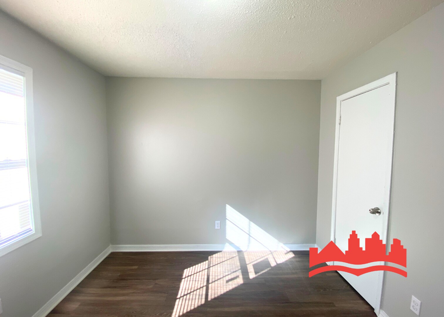 Building Photo - Welcome to 718 Northaven!