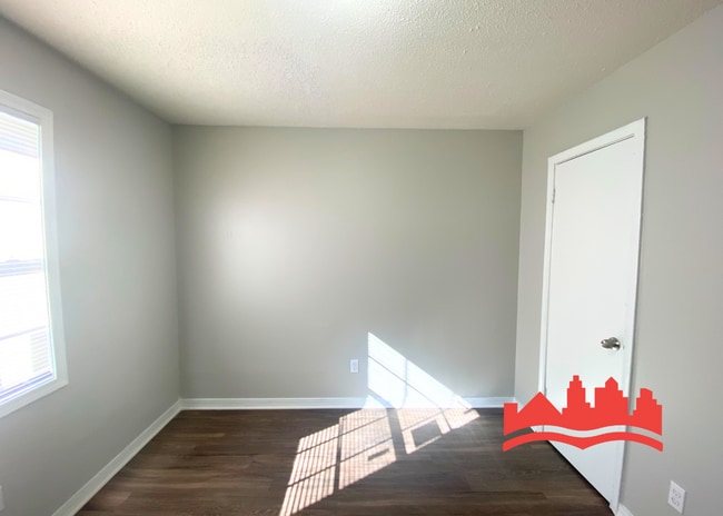 Building Photo - Welcome to 718 Northaven!