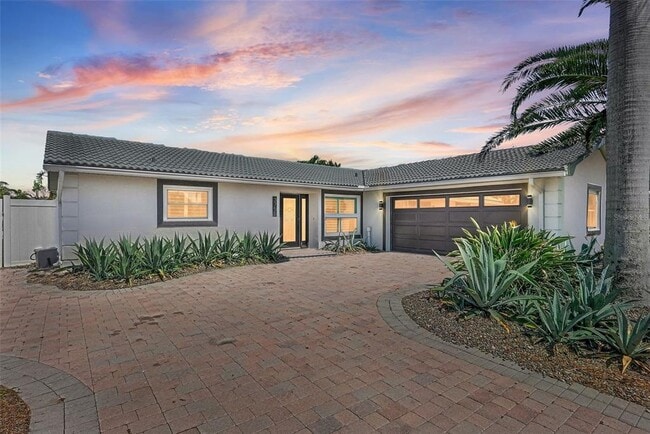 Building Photo - 3755 Belle Vista Dr E
