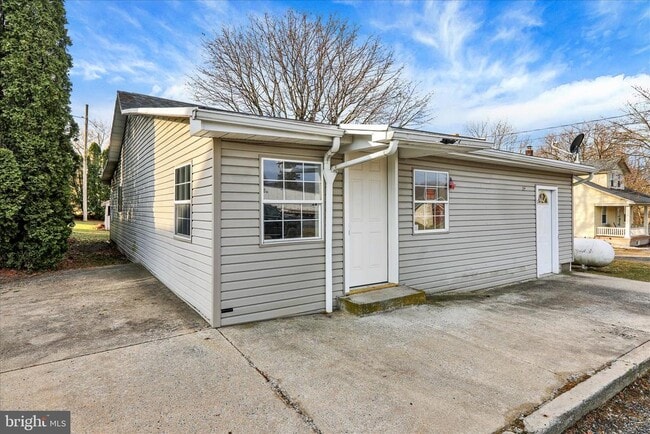 Building Photo - 5737 Old U.S. 22