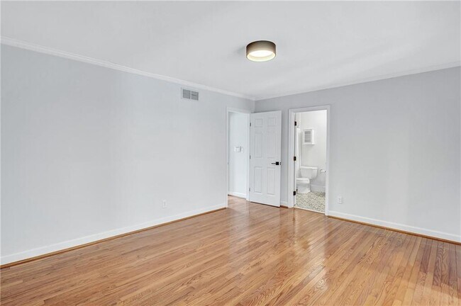 Building Photo - 5045 Chestnut Forest Ln