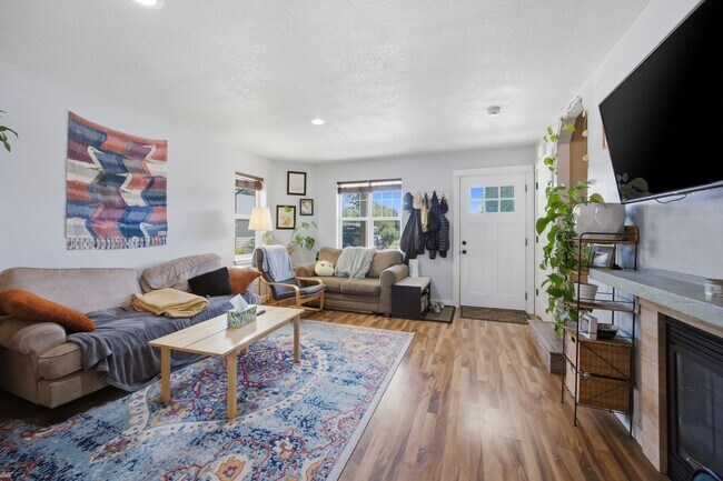 Building Photo - Two Bedroom Condominium located in Central Missoula