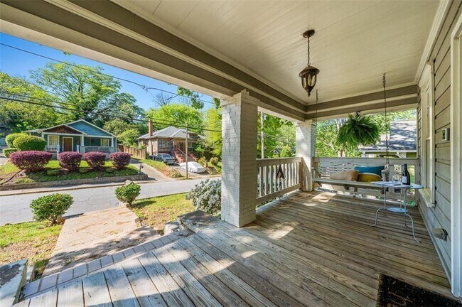 Building Photo - 2220 Newnan St