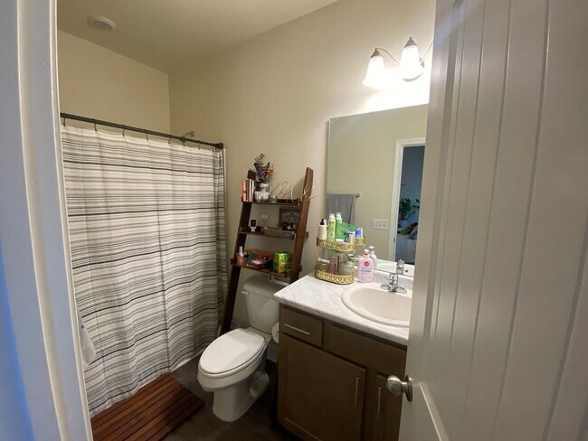 Building Photo - 4bed-2bath Newer built home in Hinesville, GA!