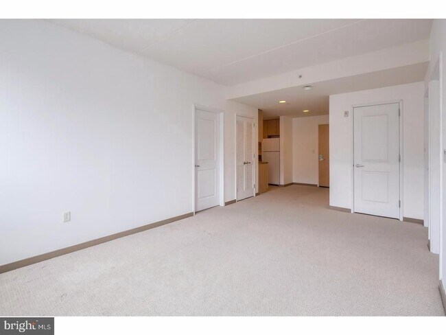 Building Photo - 815 Arch St