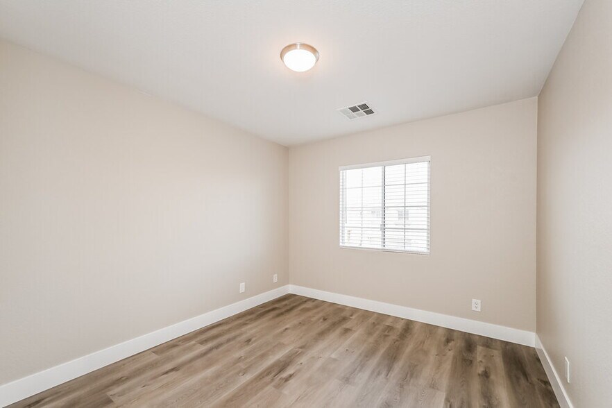 Building Photo - 9047 Wine Cellar Ave
