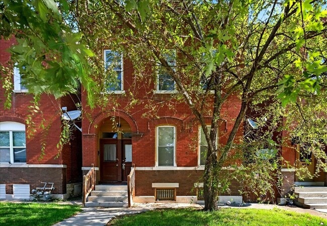 Building Photo - 3419 Montana St