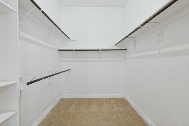 Building Photo - 594 Louder Way