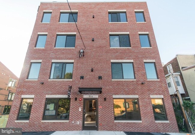 Building Photo - 814 N Uber St