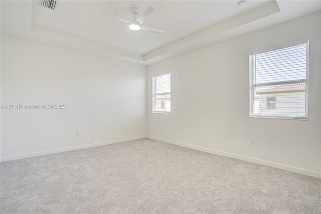 Building Photo - 2671 SE 24th Dr