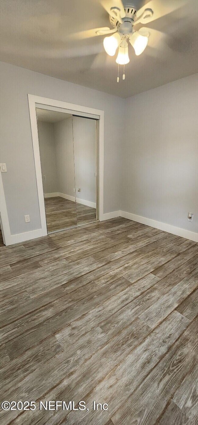 Building Photo - 3 Castania Ct