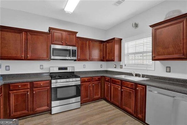 Building Photo - 2145 Waterford Park Dr