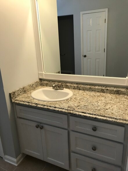 Master Bath - 5416 Park Pl S