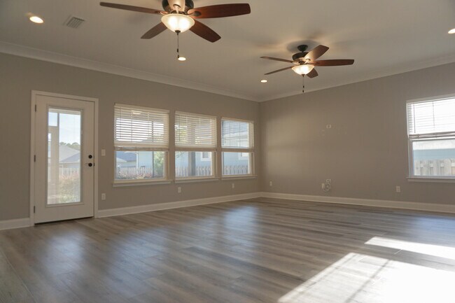 Building Photo - 48 9th Ave
