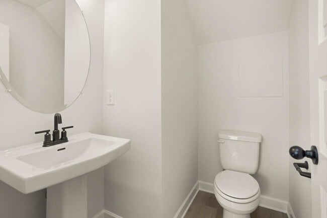 Building Photo - 505 Tappan Private Ln