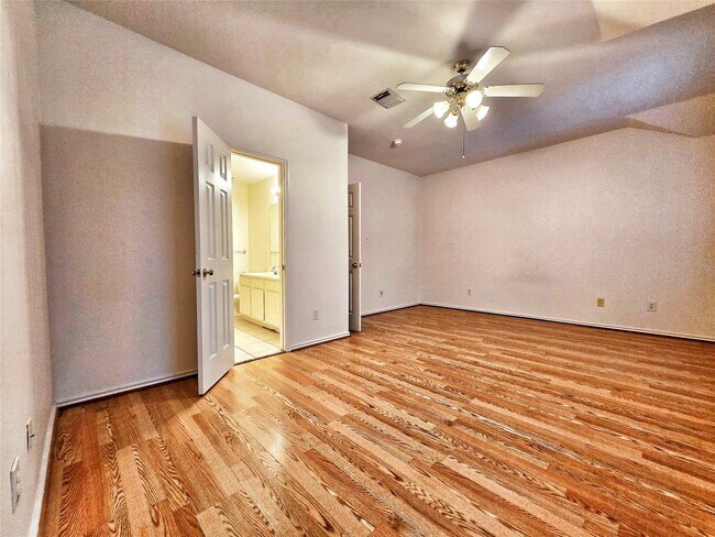 Building Photo - 127 Anise Tree Pl