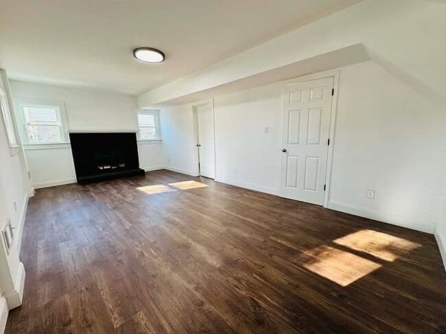 Building Photo - 1001 Archdale Dr