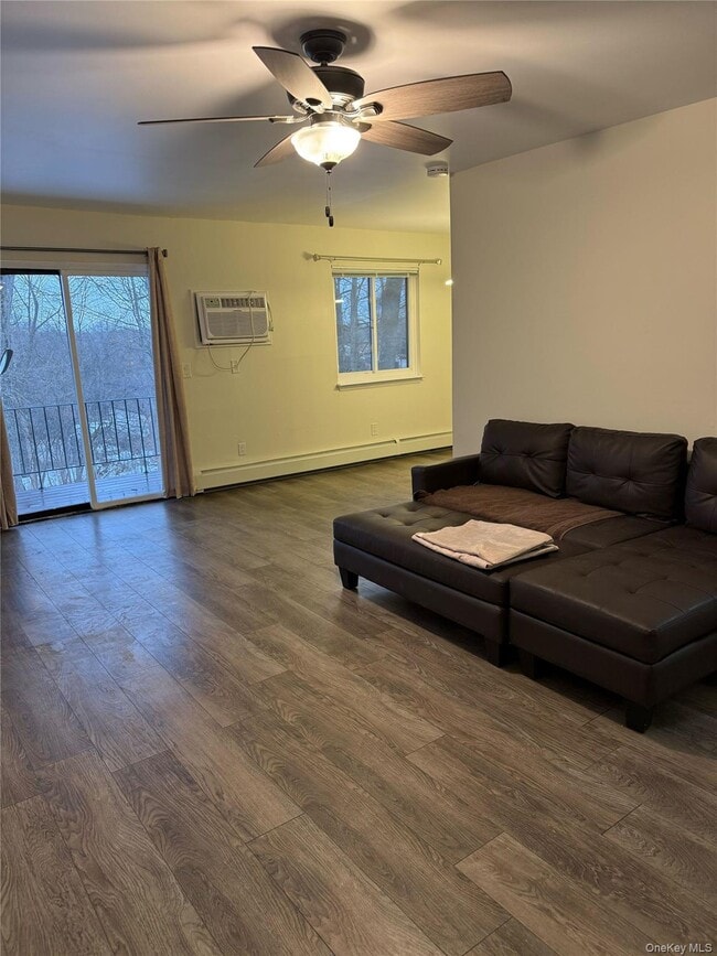 Building Photo - 1701 Cherry Hill Dr