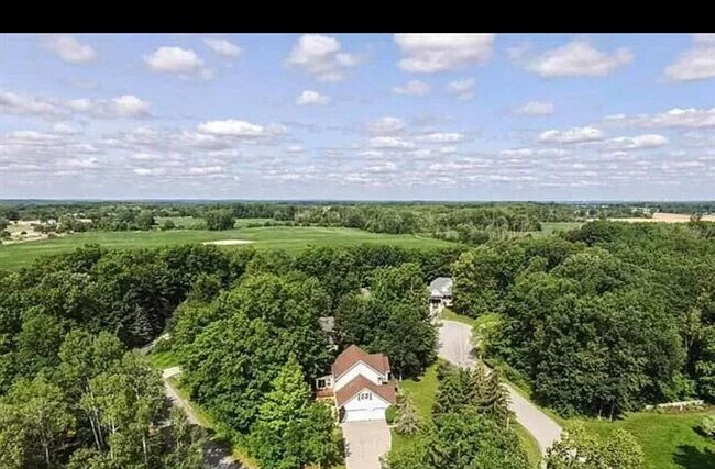 Building Photo - 1556 Shagbark St